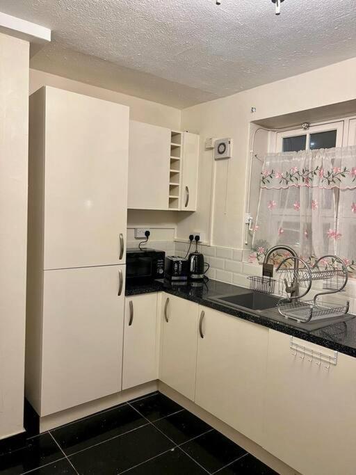 2 Bedroom Flat In Vauxhall, Londres Exterior foto